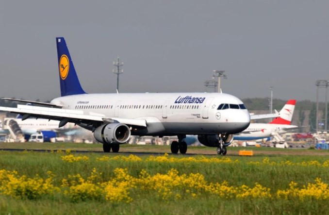 Europejskie linie lotnicze nasiliły lobbing przeciwko unijnej regulacji klimatycznej