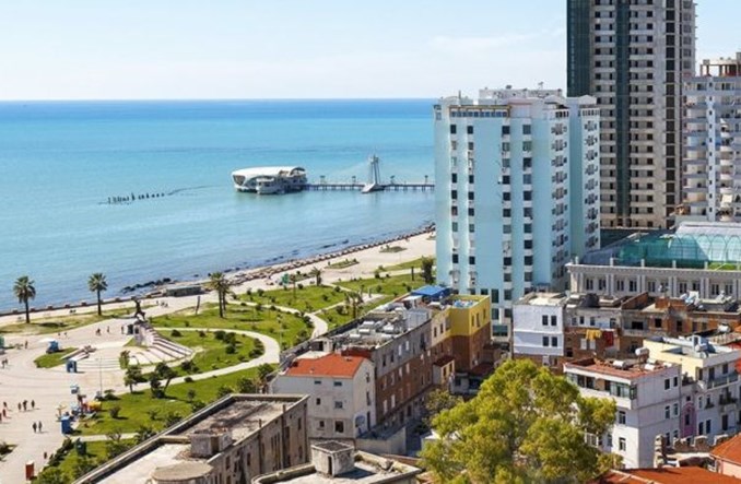 Tirana w ofercie wakacyjnej portu Rzeszów-Jasionka