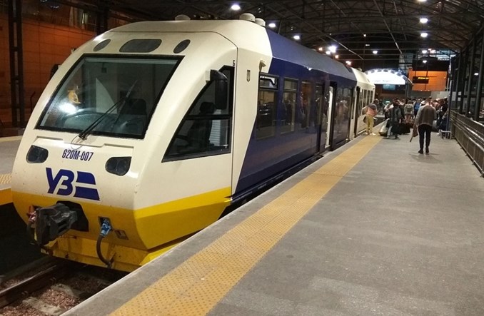 Ukraina: Więcej pociągów na lotnisko Boryspol. Naprawiony szynobus Pesy