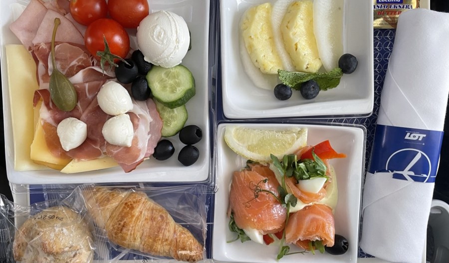 LOT: Nowe menu w ofercie pokładowej LOT: Nowe menu w ofercie pokładowej