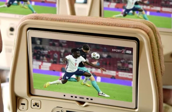 Sportowe emocje na żywo na pokładzie linii Emirates