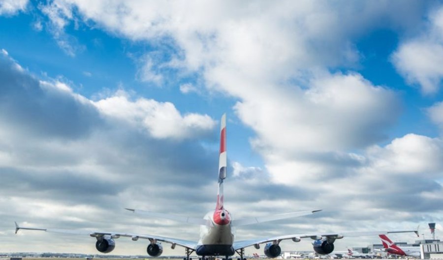 Kolejne złe prognozy IATA. Wzrost cen paliwa i niski wskaźnik wypełnienia samolotów Kolejne złe prognozy IATA. Wzrost cen paliwa i niski wskaźnik wypełnienia samolotów