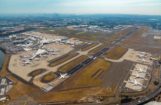 Qantas i REX redukują krajową sieć połączeń. W tle walka o szybsze zwroty za bilety