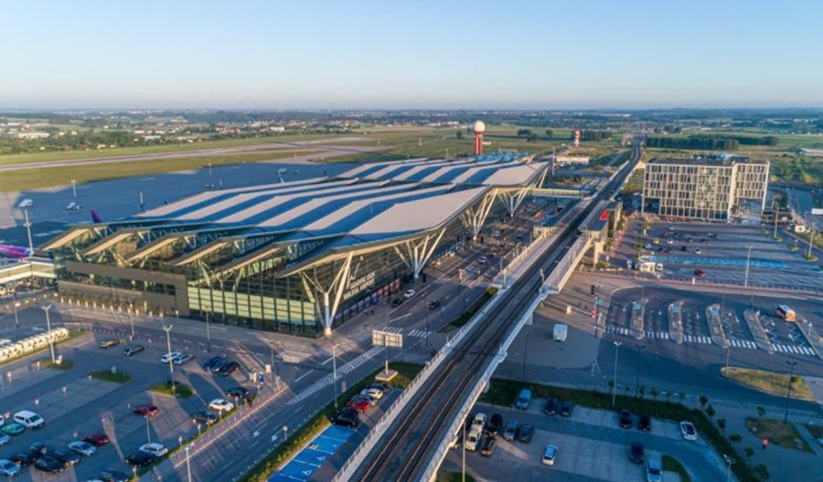 Gdańsk: Prawie 1,4 mln pasażerów w tym roku. Więcej operacji i wzrost cargo Gdańsk: Prawie 1,4 mln pasażerów w tym roku. Więcej operacji i wzrost cargo