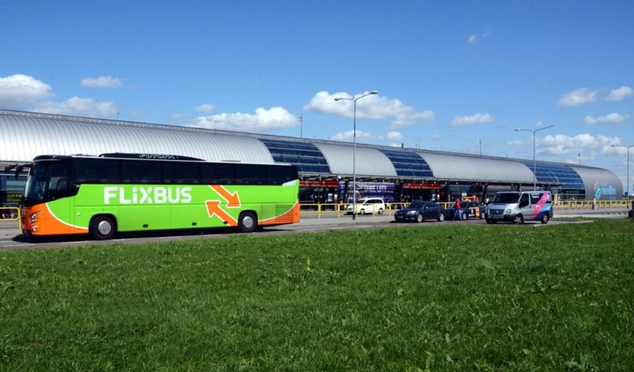 Nowe przystanki w stolicy dla podróżujących na lotnisko w Modlinie autokarem FlixBus Nowe przystanki w stolicy dla podróżujących na lotnisko w Modlinie autokarem FlixBus