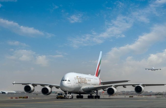 Więcej lotów Emirates do Anglii i Szkocji. Częściej z A380