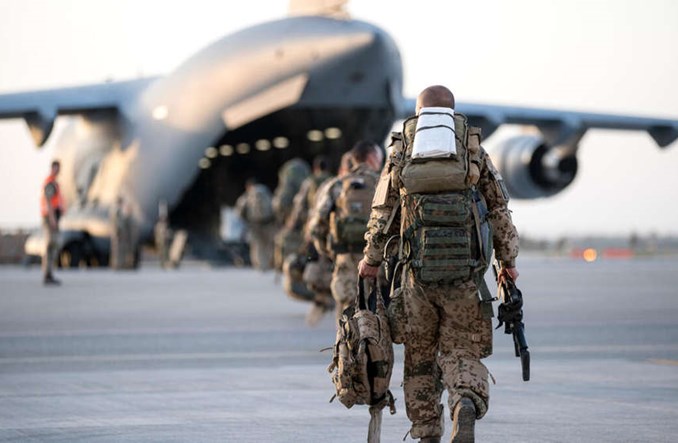 Niemcy, Ukraina i Czesi ewakuują zagrożonych z Kabulu