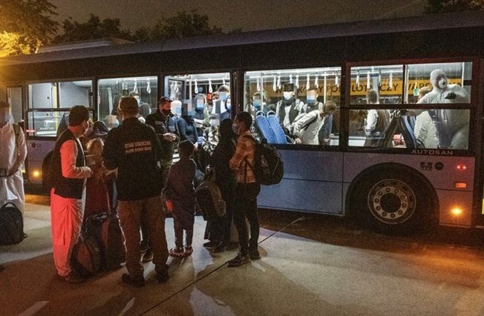 Kolejny samolot PLL LOT wrócił z Uzbekistanu. Ewakuowano w sumie 6 Polaków z Afganistanu