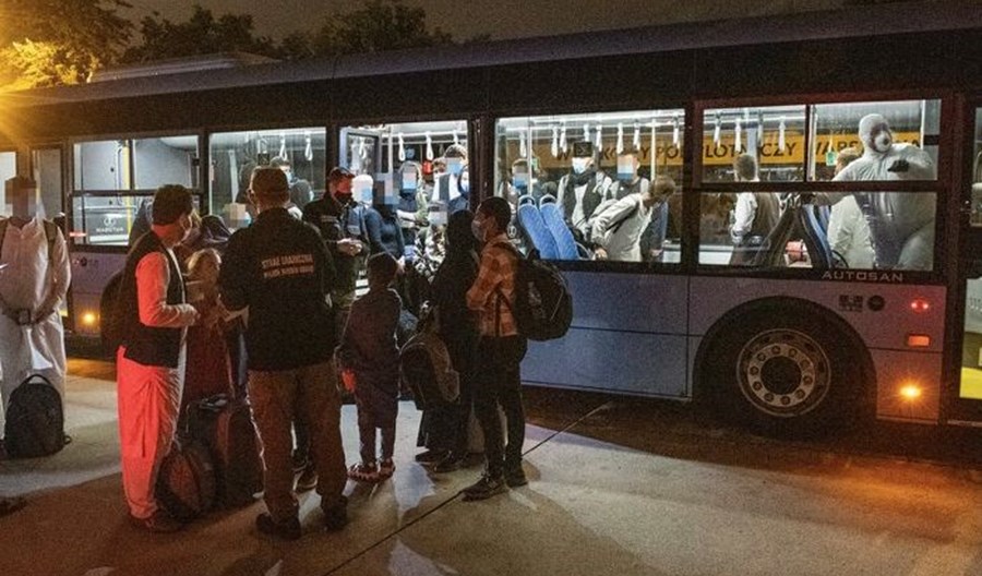 Kolejny samolot PLL LOT wrócił z Uzbekistanu. Ewakuowano w sumie 6 Polaków z Afganistanu Kolejny samolot PLL LOT wrócił z Uzbekistanu. Ewakuowano w sumie 6 Polaków z Afganistanu
