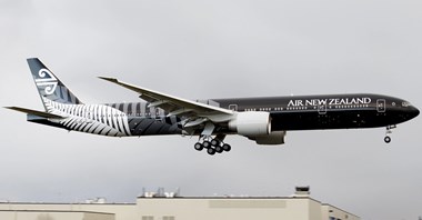 Air New Zealand z 336 mln dolarów straty. Linie wskazują na drogie paliwo i problemy z silnikami