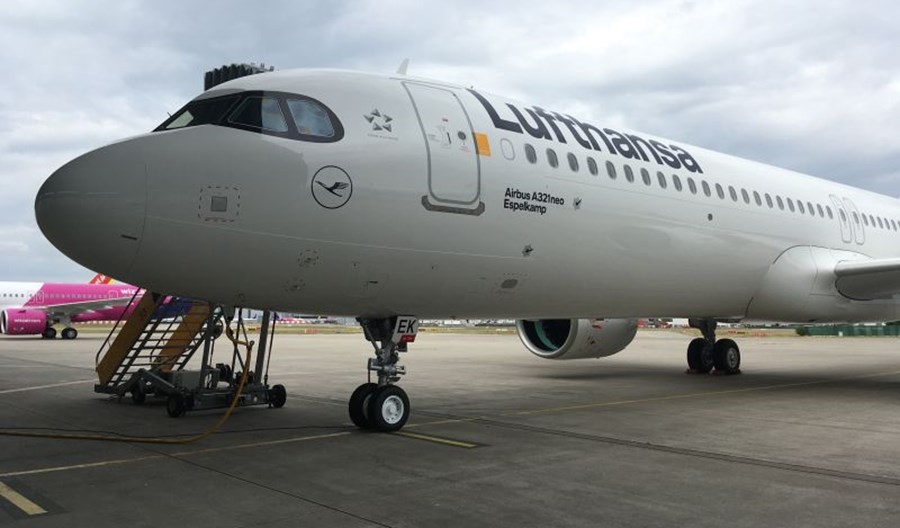 Lufthansa wzmocni rozkłady rejsów i poprawi catering. Celem podróżujący służbowo Lufthansa wzmocni rozkłady rejsów i poprawi catering. Celem podróżujący służbowo