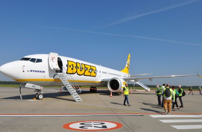 Od maja tylko dwa kierunki z Modlina. "To nóż w plecy, żeby lotnisko się nie rozwijało"