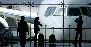 IATA: Agencje żeglugi i porty podnoszą opłaty. Linie i pasażerowie nie powinni płacić