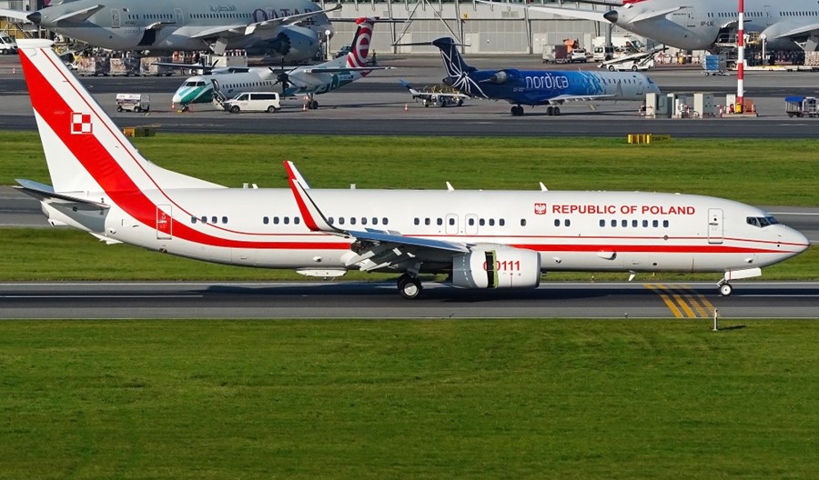 Kolejny boeing 737 MON-u już na Lotnisku Chopina Kolejny boeing 737 MON-u już na Lotnisku Chopina