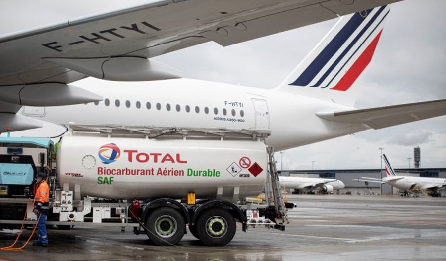 Air France poleciały z Nicei do Paryża na zrównoważonym paliwie lotniczym