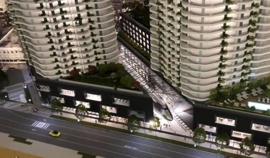 "Surowy kadłub jak dzieło sztuki". B747 wkomponowany w kompleks w centrum Seattle "Surowy kadłub jak dzieło sztuki". B747 wkomponowany w kompleks w centrum Seattle