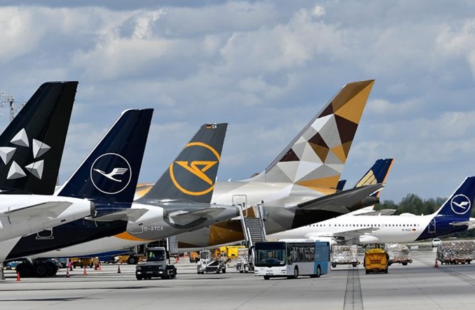 Prognozy Eurocontrol: Trzy scenariusze i ożywienie już w święta