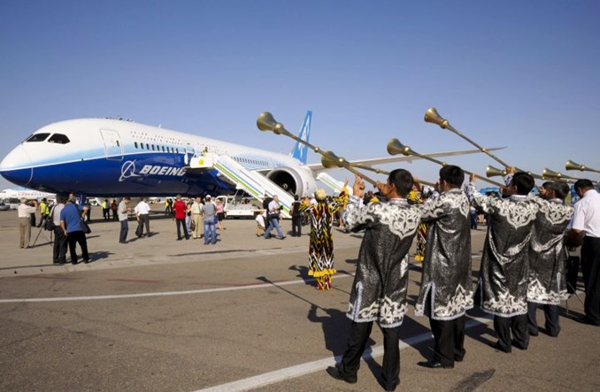 Przeszkody w dostawach 787 i “MAX-ów” podkopują wyniki Boeinga