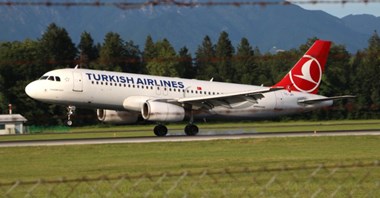 Komisja Europejska grozi sankcjami liniom lotniczym wożącym pasażerów na Białoruś