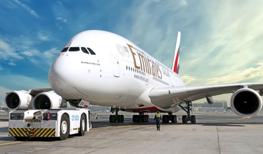 Mniejsze półroczne straty Emirates i ponad 6 mln obsłużonych pasażerów