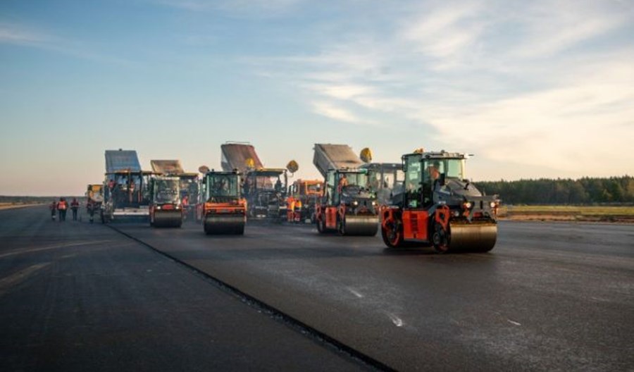 650 ton asfaltu Lotosu na litewskim lotnisku 650 ton asfaltu Lotosu na litewskim lotnisku