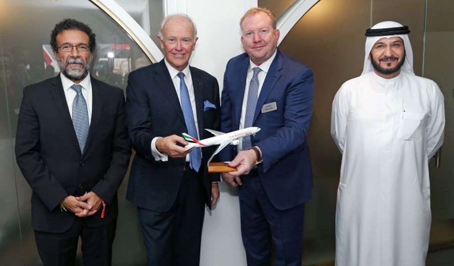 Emirates zainwestują 1 mld dolarów w samoloty towarowe i przebudują cztery pasażerskie Emirates zainwestują 1 mld dolarów w samoloty towarowe i przebudują cztery pasażerskie