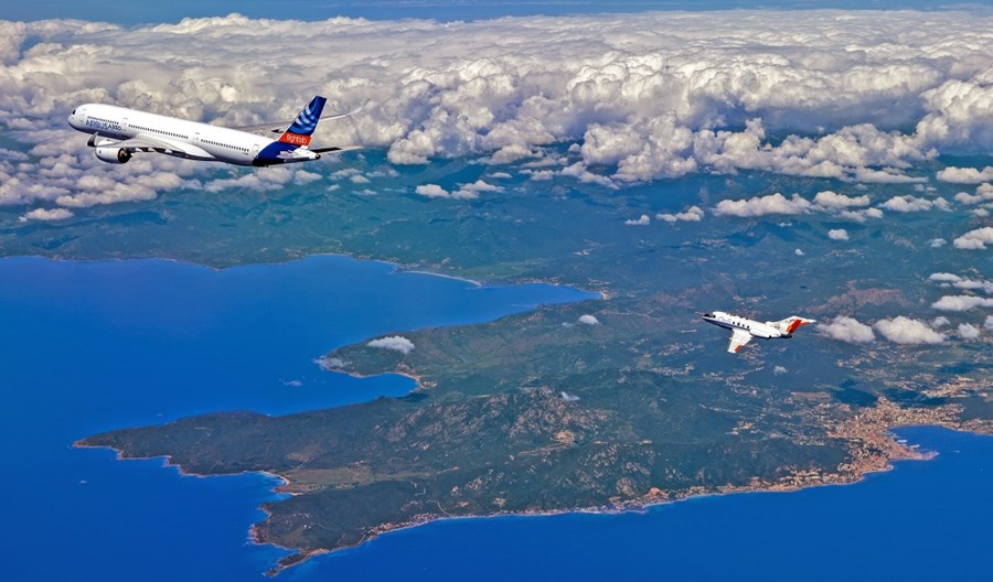 Airbus: Obiecujące wyniki pierwszych lotów z użyciem 100 proc. SAF przez samolot pasażerski Airbus: Obiecujące wyniki pierwszych lotów z użyciem 100 proc. SAF przez samolot pasażerski