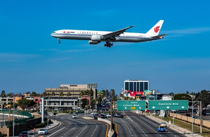 W zaostrzającym się sporze znikają loty pomiędzy USA i Chinami