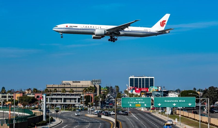 W zaostrzającym się sporze znikają loty pomiędzy USA i Chinami
