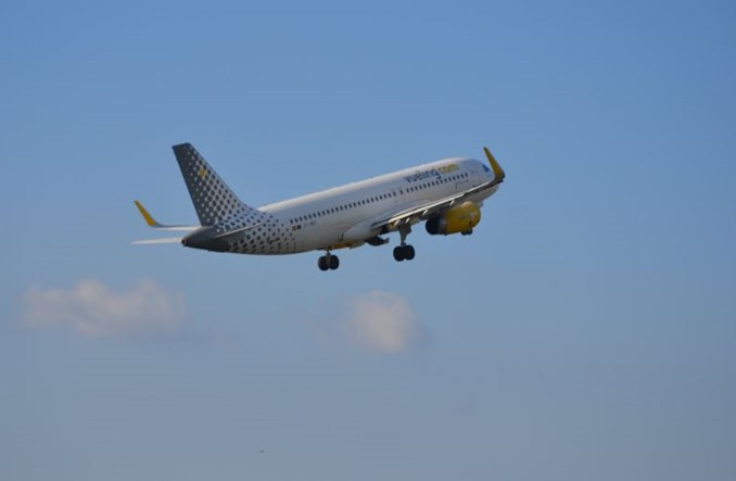 Trzy samoloty Vueling w nowej bazie w Anglii. Nowe połączenia do Hiszpanii