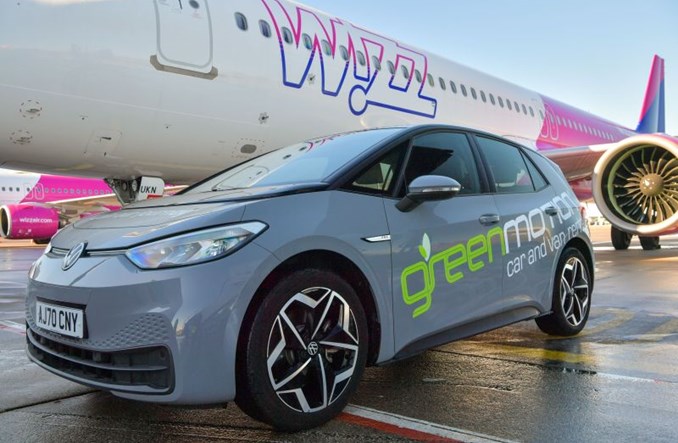 Wizz Air nagrodzi za wynajem elektrycznych samochodów