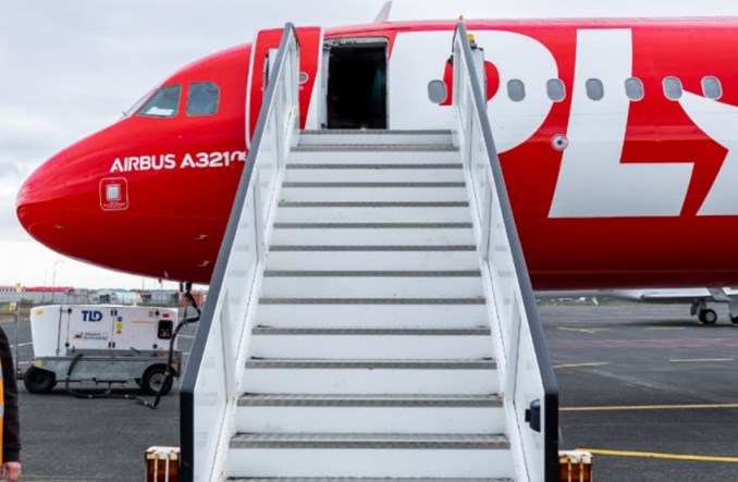 PLAY poleci do Stewart w stanie Nowy Jork