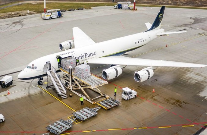 Katowice: Wyjątkowy DC-8 z pomocą dla Ukrainy 