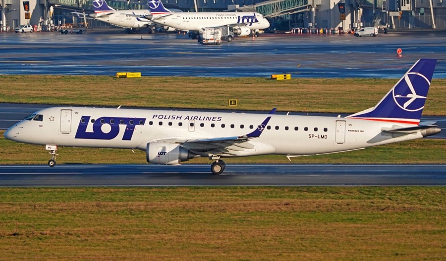 Kolejny embraer E190 dla LOT-u w drodze do Polski