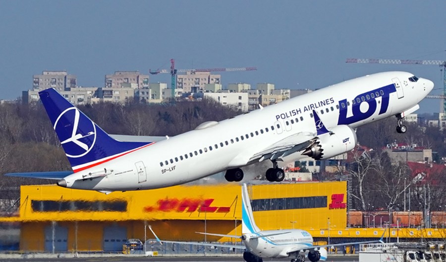 LOT: 1,3 mld zł straty z działalności podstawowej w 2021 LOT: 1,3 mld zł straty z działalności podstawowej w 2021