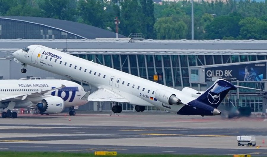Bilet lotniczy na majówkę był tańszy o 100 euro niż w 2019 roku Bilet lotniczy na majówkę był tańszy o 100 euro niż w 2019 roku