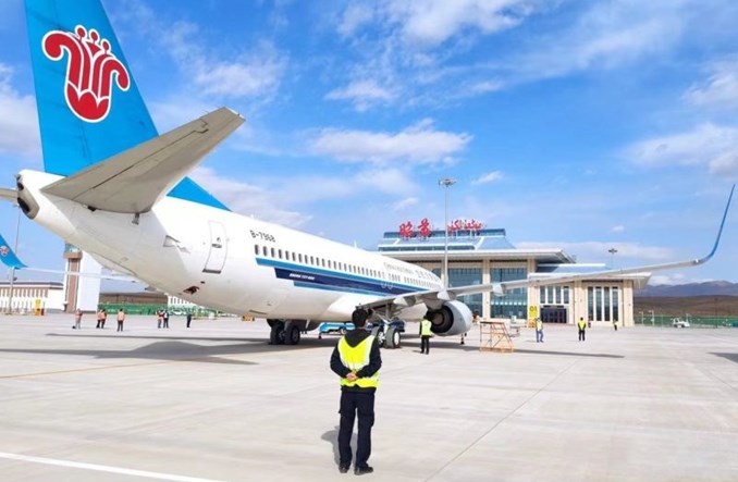 IATA: Wojna w Ukrainie nie wpływa na popyt na loty, cierpi krajowy ruch w Chinach