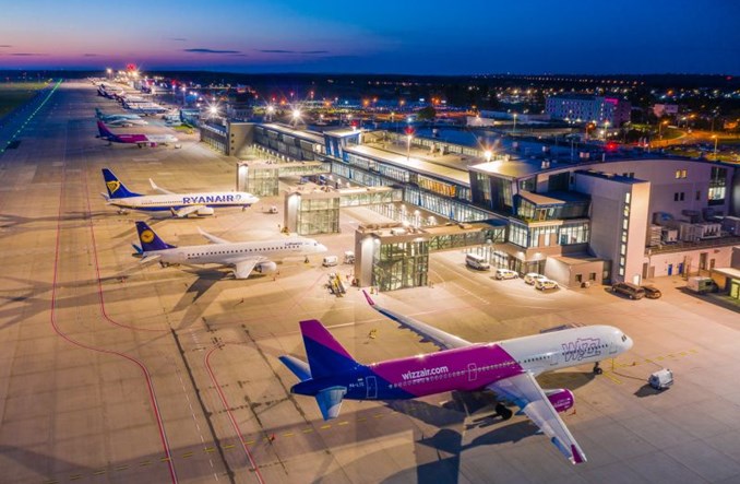 Katowice: Ponad 250 tys. pasażerów w kwietniu. "Proces odbudowy przyspiesza"