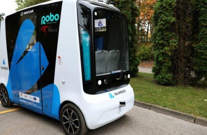 Gdańsk: Testy na lotnisku autonomicznego busa. "Dużo możliwości ich eksploatacji"