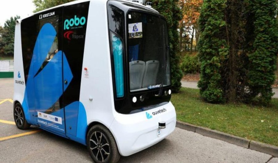 Gdańsk: Testy na lotnisku autonomicznego busa. "Dużo możliwości ich eksploatacji" Gdańsk: Testy na lotnisku autonomicznego busa. "Dużo możliwości ich eksploatacji"