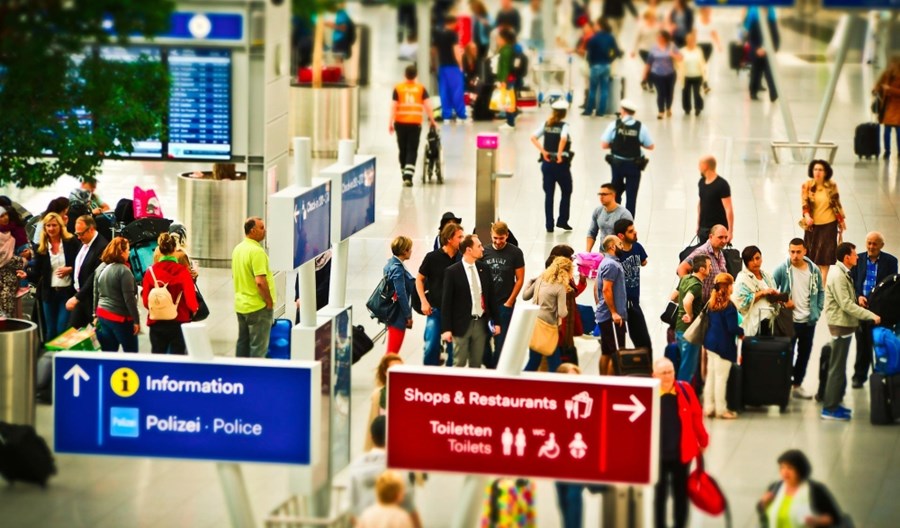 Fala strajków załóg pokładowych i pilotów przejdzie przez Europę Fala strajków załóg pokładowych i pilotów przejdzie przez Europę