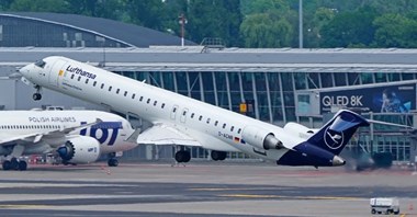 Niemcy: Linie lotnicze przeciwne powrotowi maseczek w samolotach