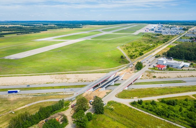 Przewoźnik kolejowy na lotnisko Pyrzowice jednak z przetargu