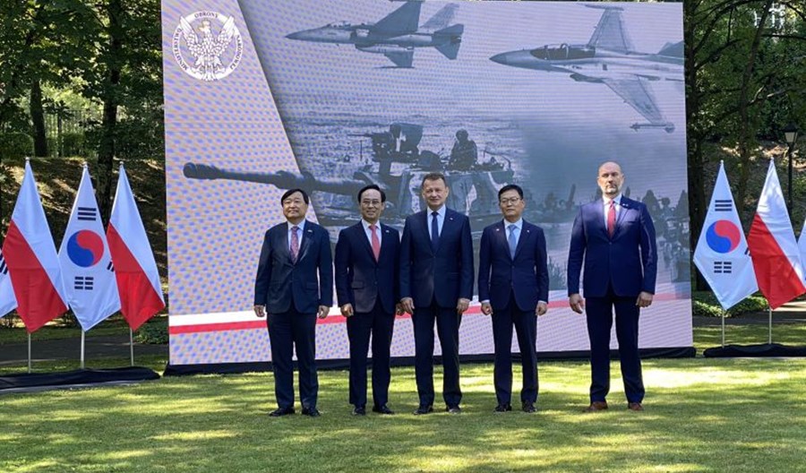 Kontrakt na dostawy FA-50 podpisany! "Nie mamy czasu, musimy zbroić Wojsko Polskie" Kontrakt na dostawy FA-50 podpisany! "Nie mamy czasu, musimy zbroić Wojsko Polskie"