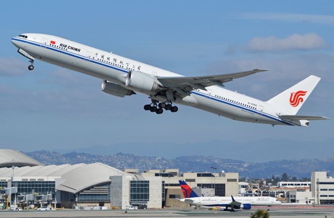 Chiny jednostronnie blokują loty linii z USA, USA zawieszają loty chińskich przewoźników