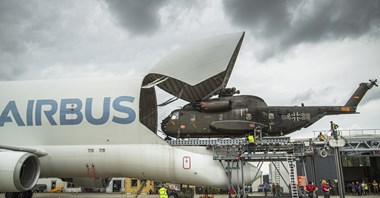 Beluga dla dużych ładunków wojskowych? Airbus pokazał nowy system załadunku