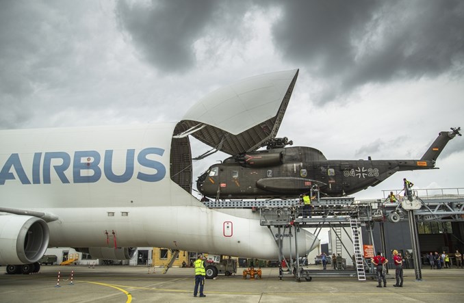 Beluga dla dużych ładunków wojskowych? Airbus pokazał nowy system załadunku