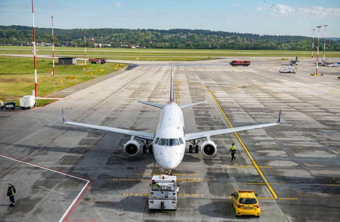 Kraków: Decyzja środowiskowa o nowej drodze startowej w tym roku?