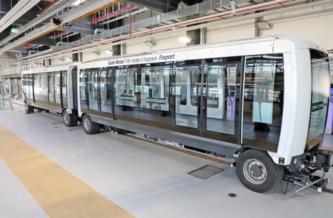 Frankfurt: Pojazdy Sky Line połączą trzy terminale lotniska Frankfurt: Pojazdy Sky Line połączą trzy terminale lotniska