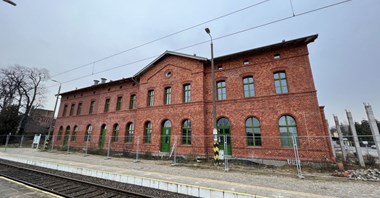 Duże opóźnienie modernizacji dworca w Mogilnie